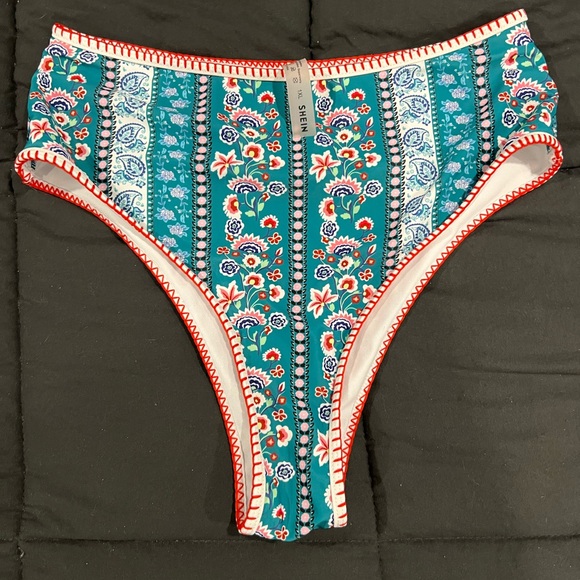 Bikini Bottom bundle - Picture 3 of 6